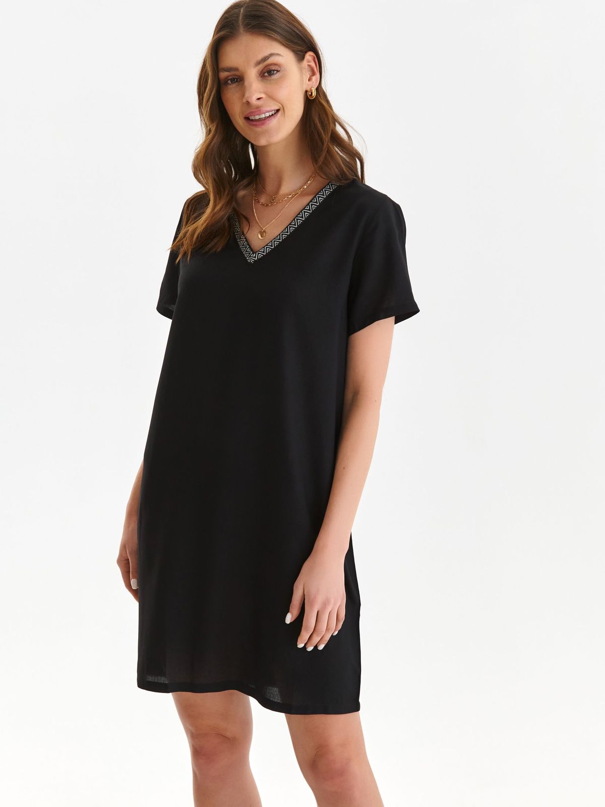 Black dress thin fabric short cut straight with v-neckline