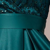 Green dress long taffeta with v-neckline with sequin embellished details