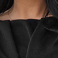 Fekete rövid rugalmas szövetű ráncokkal mintázott ceruza ruha elöl felsliccelt