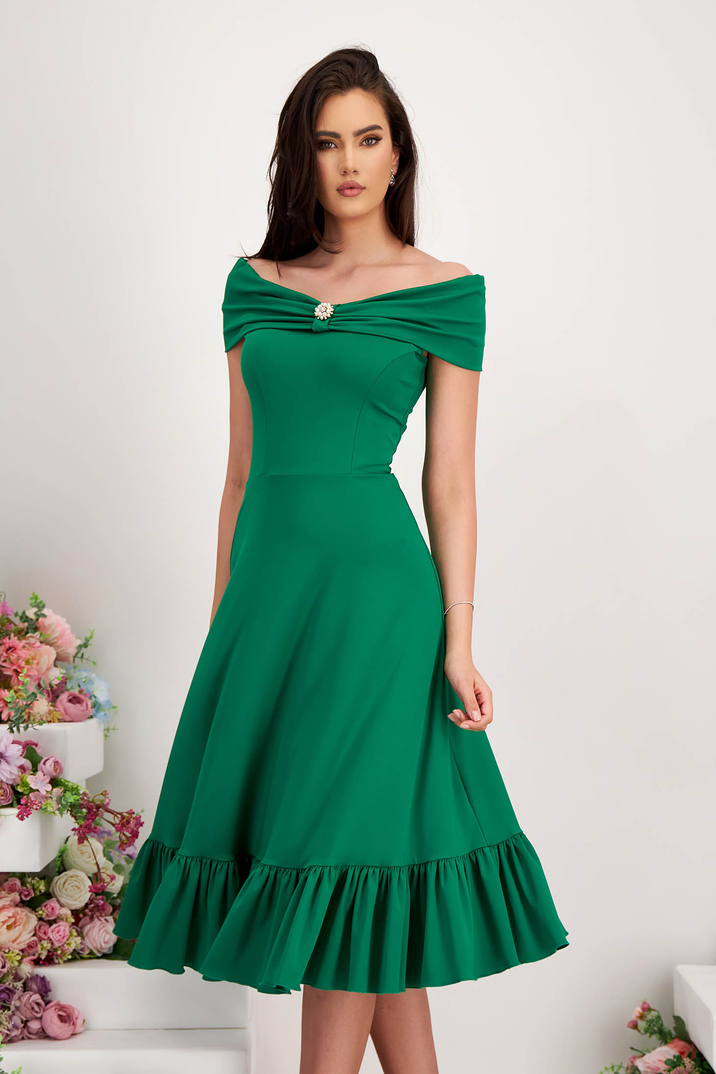 Rochie din lycra verde midi in clos cu umeri goi si volanas la baza rochiei - StarShinerS