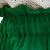 Green shorts thin fabric loose fit lateral pockets