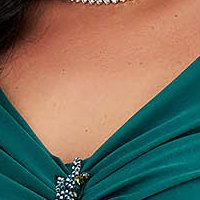 Rochie din lycra verde tip creion cu slit frontal si accesoriu cu pietre stras
