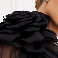 Fekete muszlin szatén anyagú hosszú harang ruha egy ujjal és 3d virágos díszítéssel