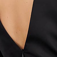 Rochie din tafta elastica neagra tip sirena cu decupaje de material si pietre strass la decolteu