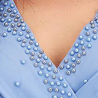 Rochie din crep albastru-deschis tip creion petrecuta cu aplicatii cu perle si maneci din voal