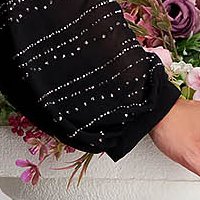 Fekete muszlin midi harang ruha keresztezett dekoltázzsal és strassz köves díszítéssel