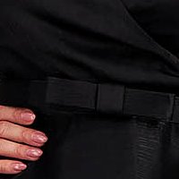 Fekete midi organza harang ruha öv típusú kiegészítővel és bő ujjakkal