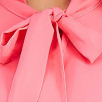 Ruha pink könnyed anyag midi harang alakú gumirozott derékrésszel kendő jellegű gallér