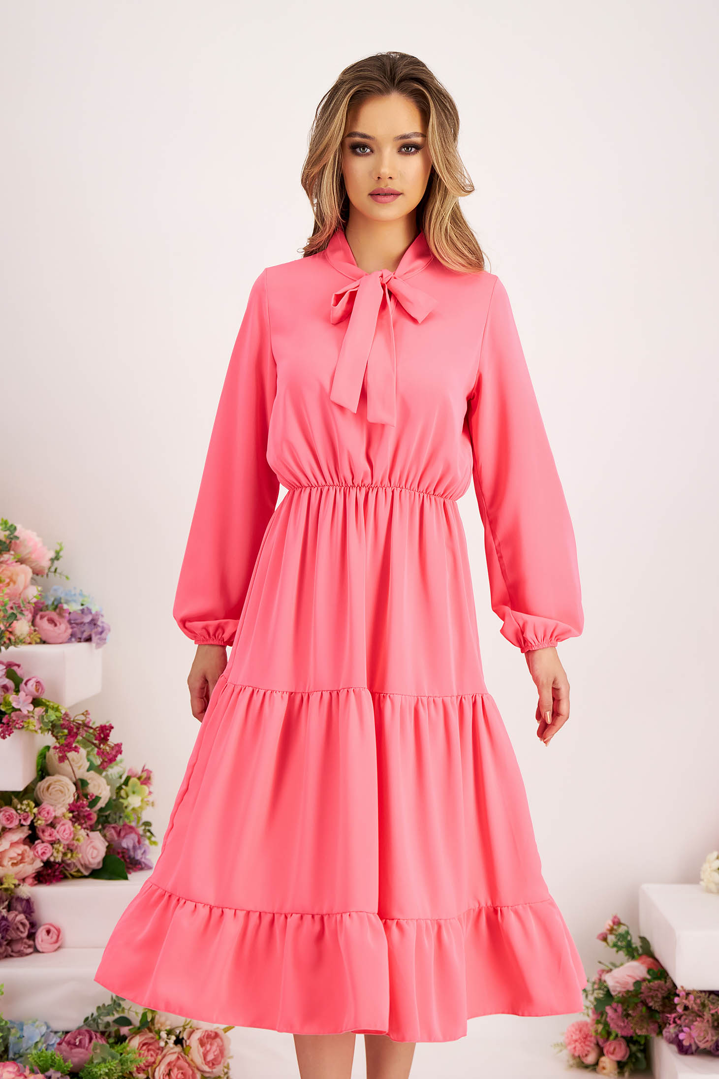 Pink dress light material midi cloche with elastic waist