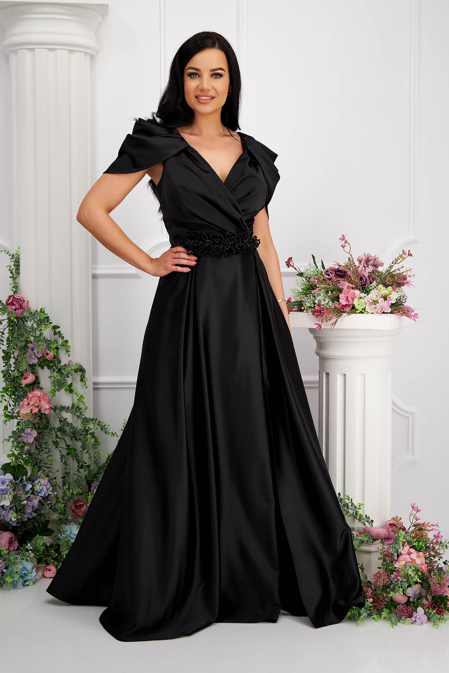 Long black taffeta dress with crossover neckline and embossed flowers at the waist 1 - StarShinerS.com