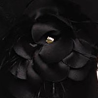 Ruha fekete midi ceruza rugalmas szövet csipke díszítéssel virág alakú brossal