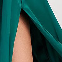 Rochie din voal verde lunga in clos cu flori 3D si umeri goi