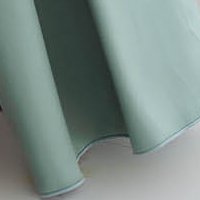 Ruha világos zöld rövid taft ceruza v-dekoltázzsal