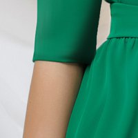 Rochie din stofa elastica verde in clos cu decolteu petrecut si cordon detasabil - PrettyGirl