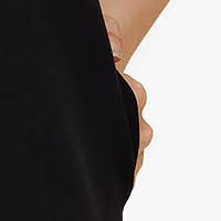 Fekete rövid egyenes ruha rugalmas szövetböl és oldalt zsebekkel
