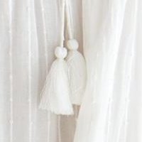 Fehér pamutból készült rövid bő szabású ruha hímzéssel díszítve