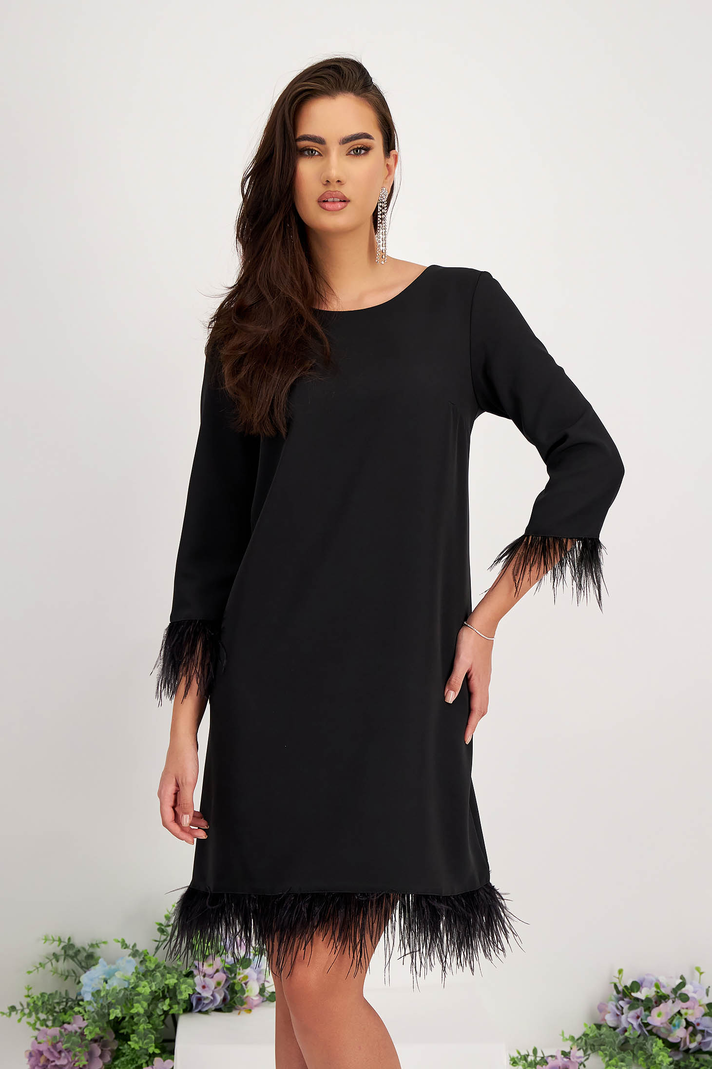 Rochie din stofa elastica neagra midi cu croi larg si aplicatii cu pene - StarShinerS