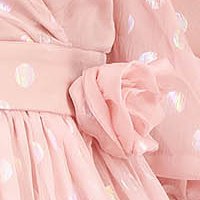 Világos rózsaszin muszlin midi harang ruha bő ujjakkall és virág alakú brossal - StarShinerS