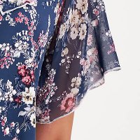 Bluza dama din lycra cu croi larg si volanase pe linia decolteului