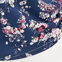 Bluza dama din lycra cu croi larg si volanase pe linia decolteului