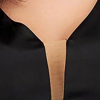Taft aszimetrikus harang ruha - fekete, rugalmas anyagú, v-dekoltázzsal, bross kiegészítővel - StarShinerS