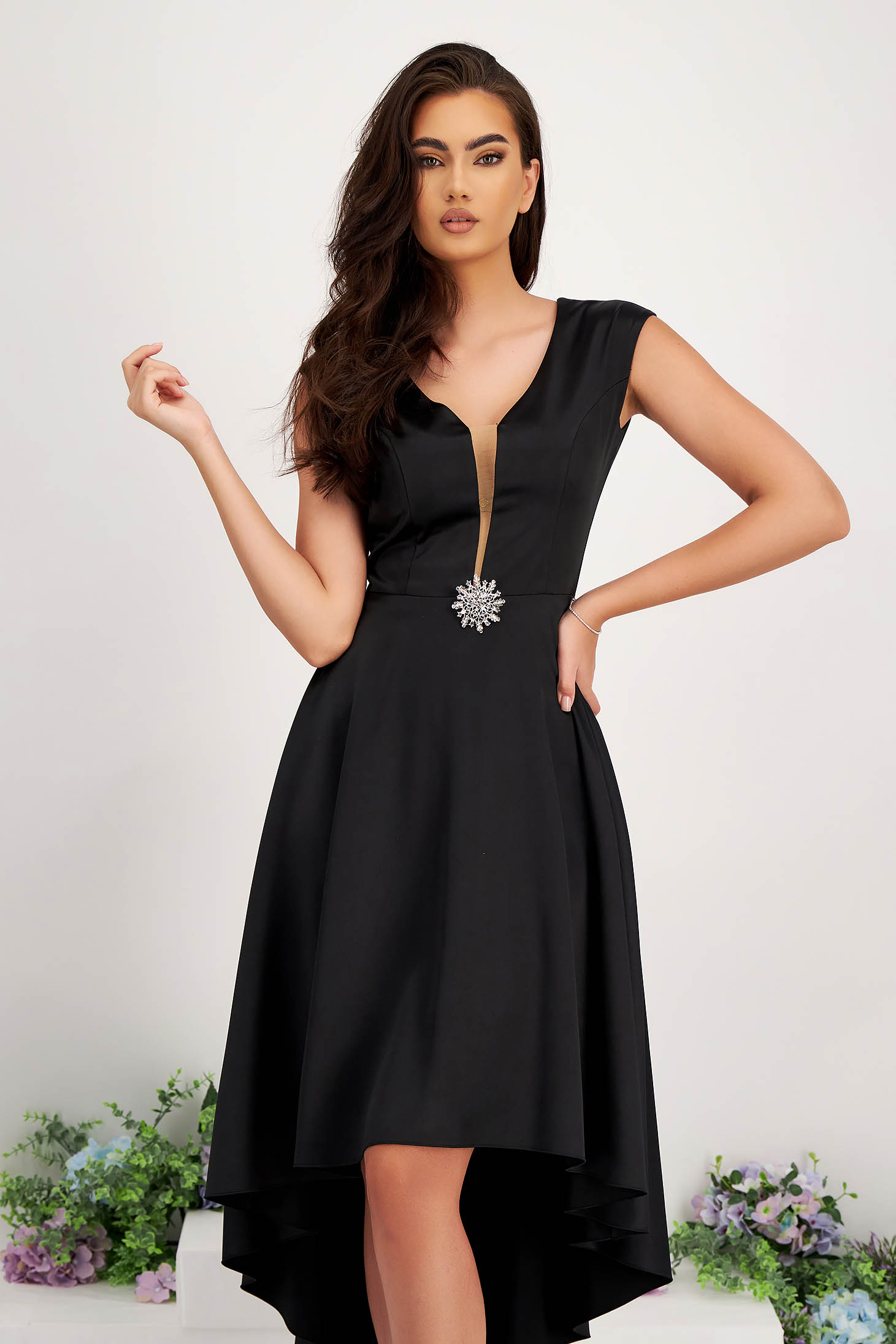- StarShinerS black dress taffeta asymmetrical cloche with v-neckline accessorized with breastpin
