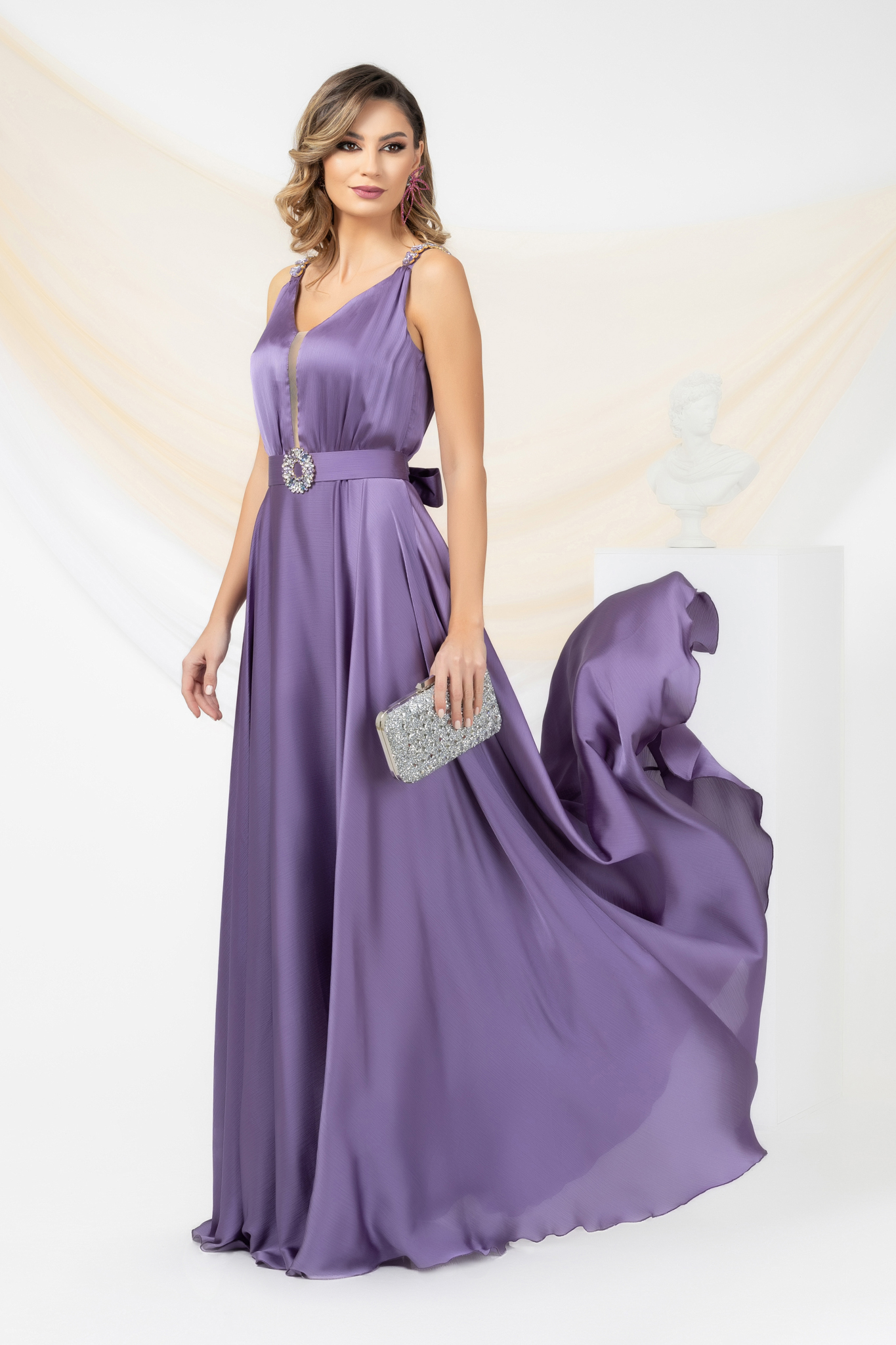 Purple dress from veil fabric from satin fabric texture long cloche with v-neckline