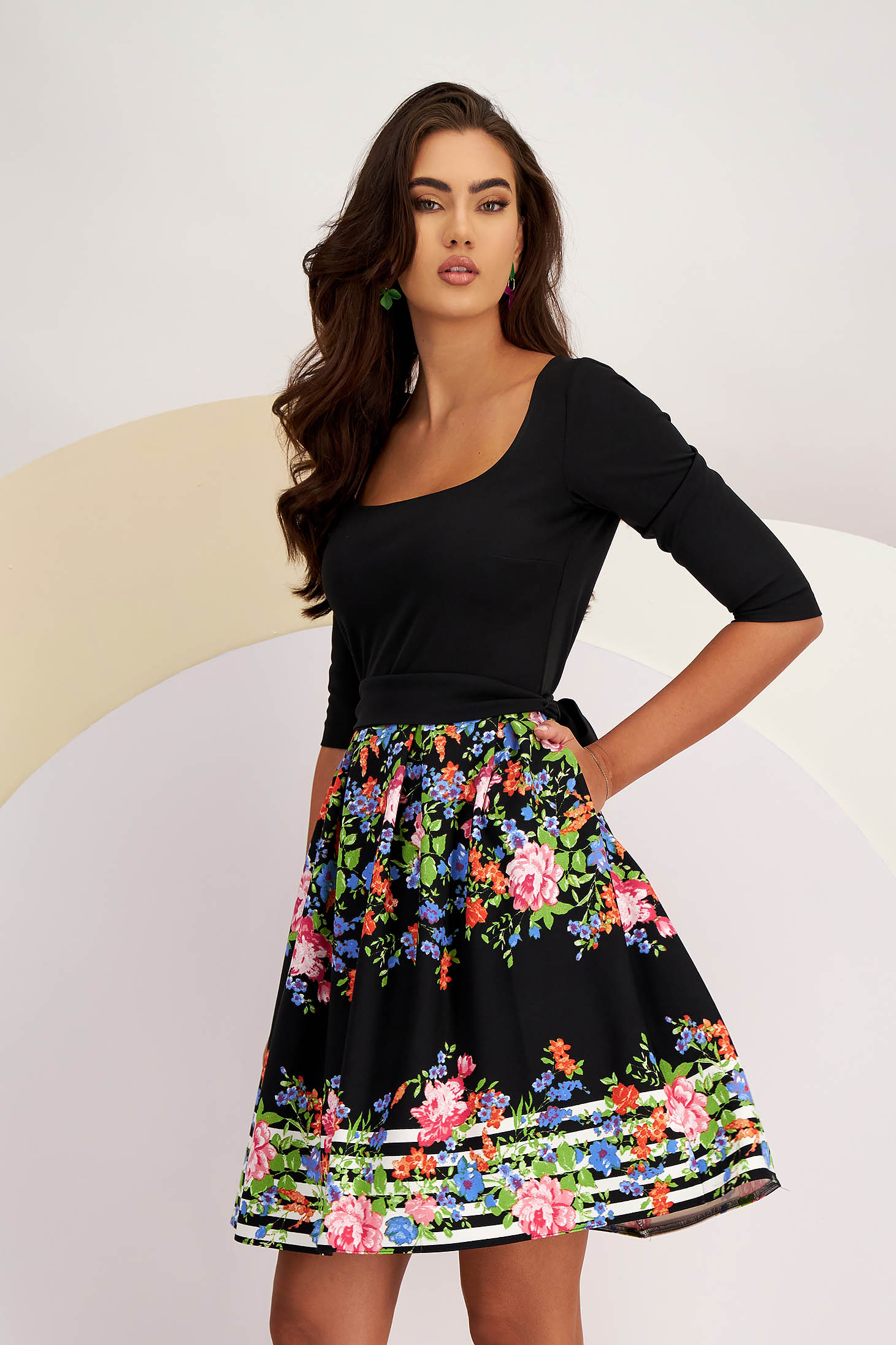 - StarShinerS dress short cut cloche crepe lateral pockets with floral print