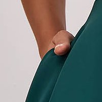 Rugalmas szövetü harang ruha - sötétzöld, térdigérő, oldalt zsebekkel, bő ujjakkal - StarShinerS
