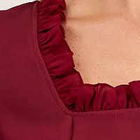 Rugalmas szövetü harang ruha - burgundy, térdig érő, fodros díszítéssel - StarShinerS