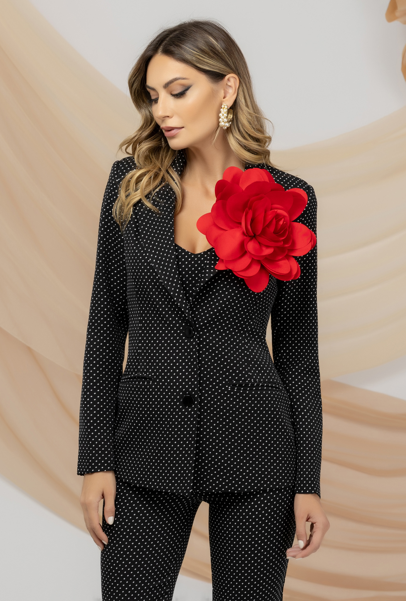 Black elastic fabric fitted blazer with lapel collar - PrettyGirl
