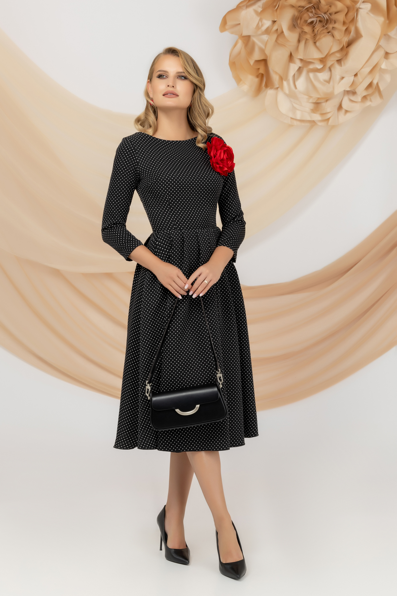 Dress elastic cloth midi waist pleats with flower shaped brestpin