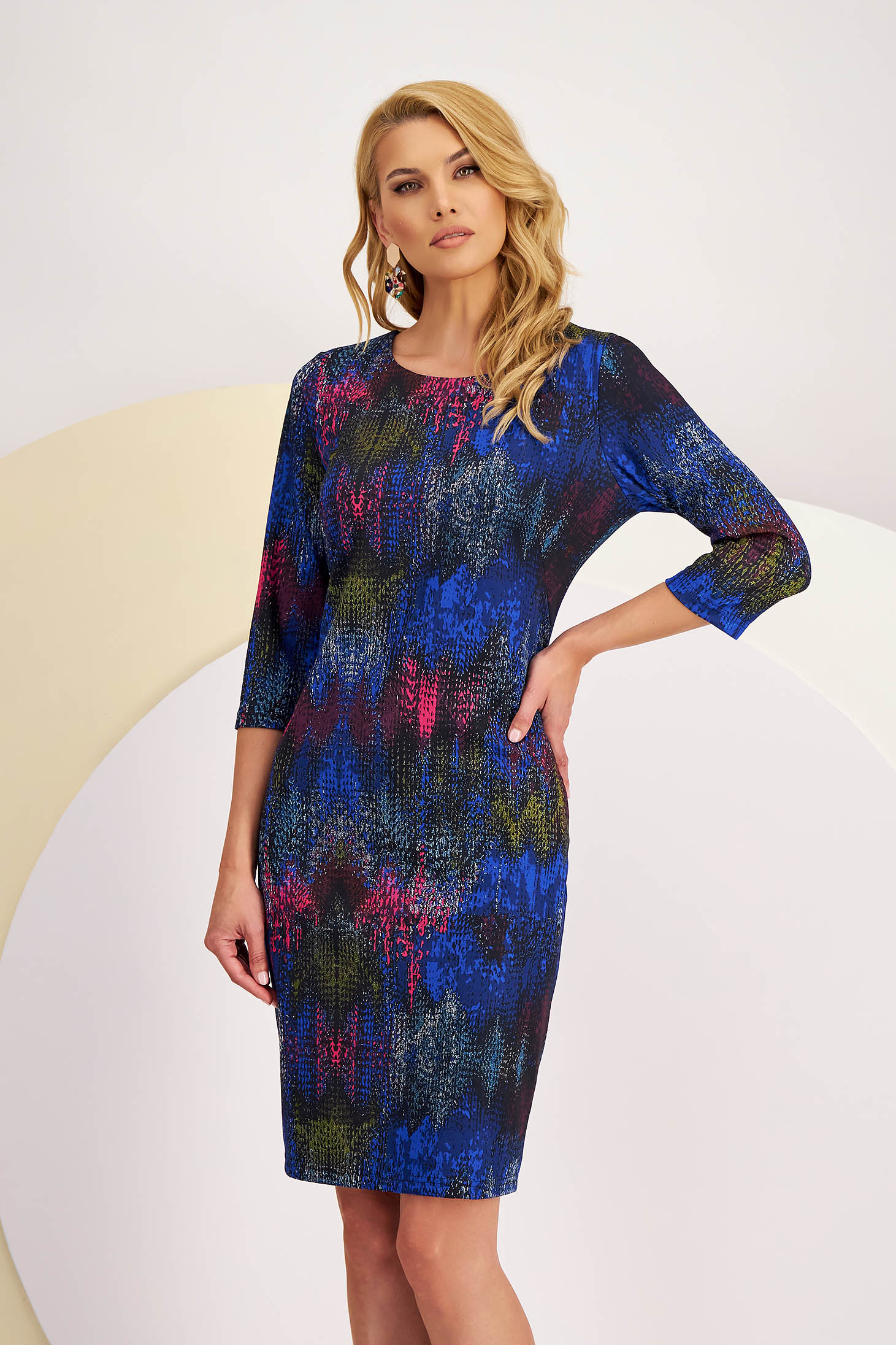 Thin knit dress with a straight cut and abstract digital print - StarShinerS