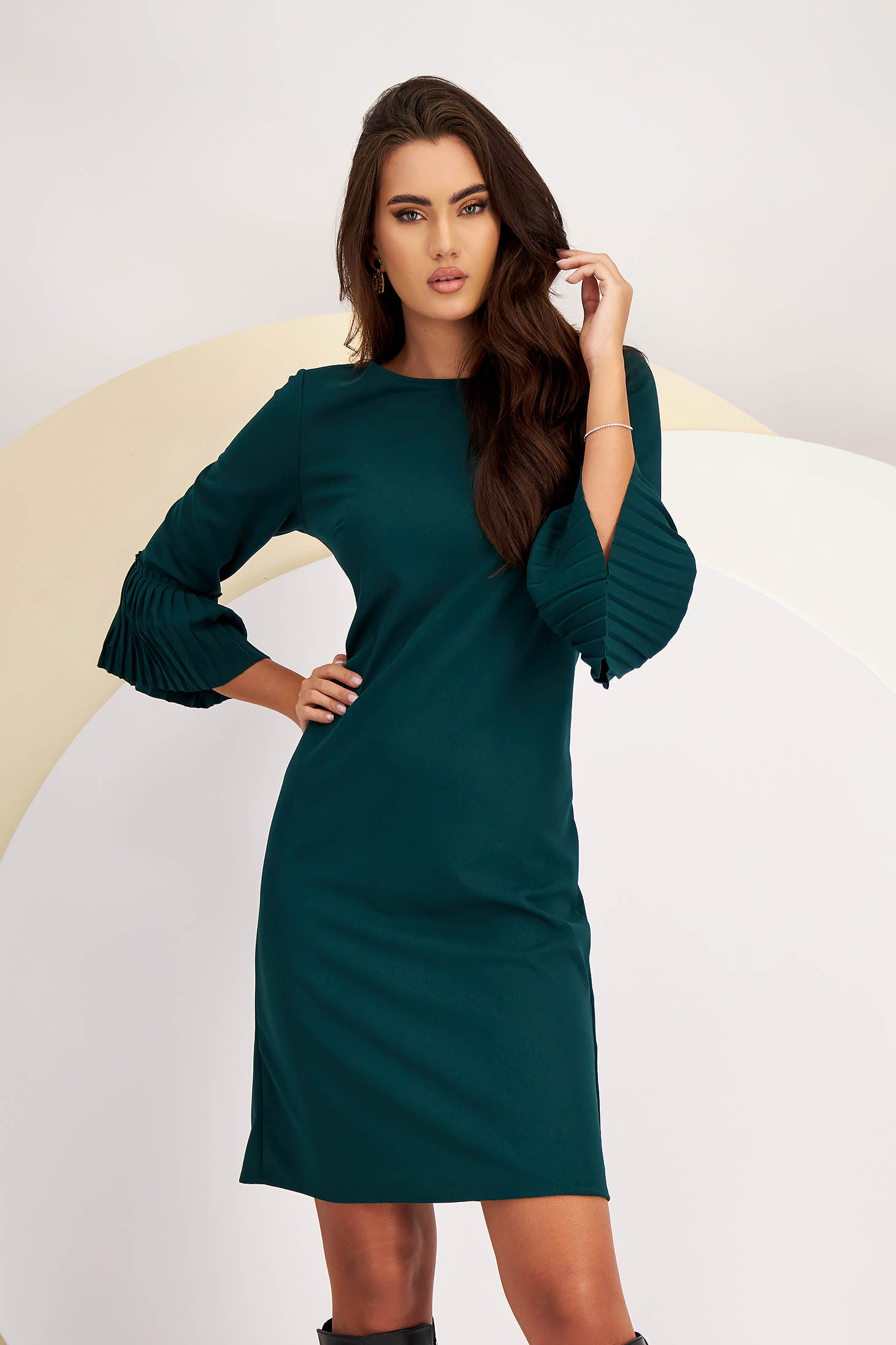 Rochie din crep verde-inchis scurta cu un croi drept si volanase plisate la maneca - Lady Pandora 1 - StarShinerS.ro