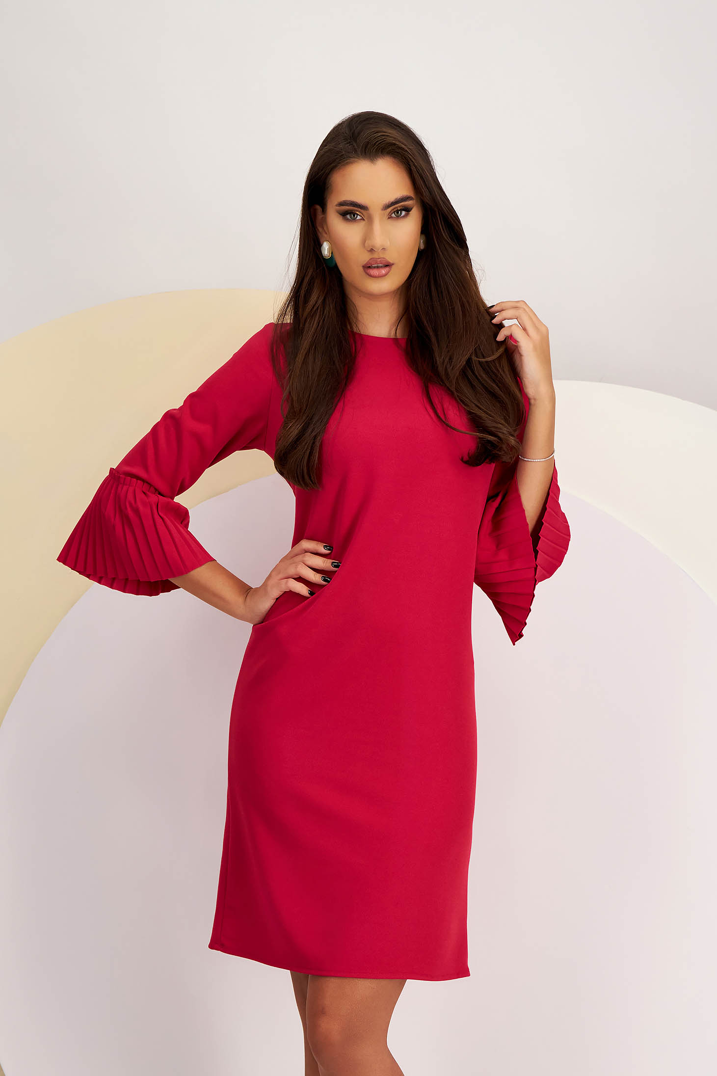 Rochie din crep roz scurta cu un croi drept si volanase plisate la maneca - Lady Pandora 1 - StarShinerS.ro