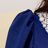 Krepp térdig érő harang ruha - kék, gyöngyös díszítéssel - StarShinerS