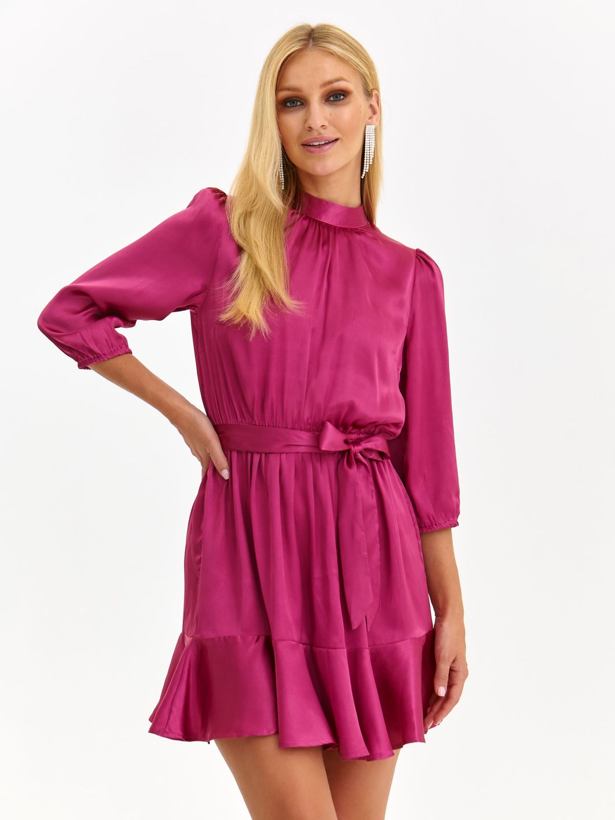 Rochie din satin roz scurta in clos cu elastic in talie si volanas la baza rochiei - Top Secret
