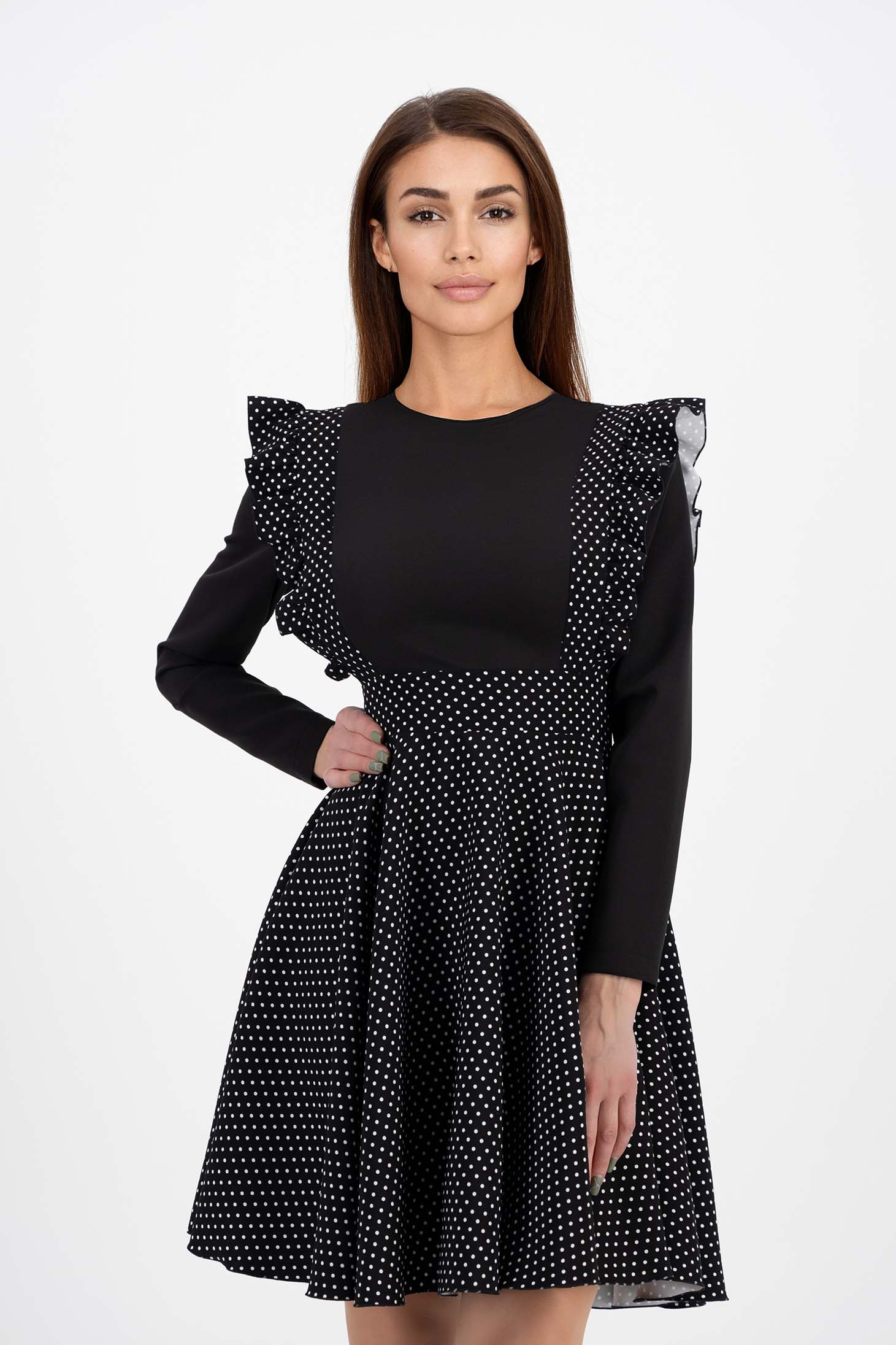 Šaty ze černé elastické látky, krátké, rozšířené s volánky a tenkými ramínky - StarShinerS 1 - StarShinerS.cz