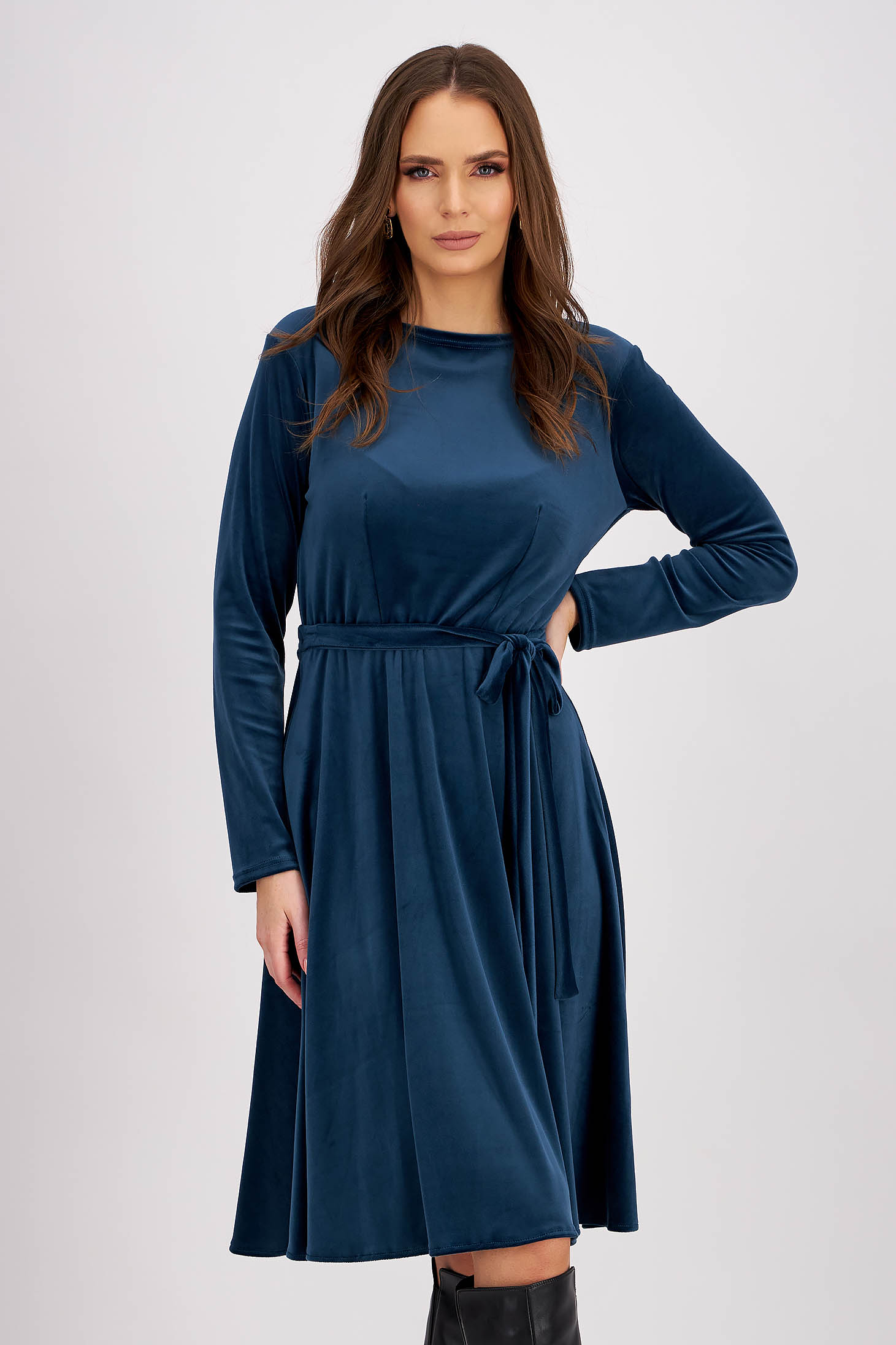 Velvet midi dress in petrol blue with a flared knee-length cut and elastic waistband, accessorized with a belt - StarShinerS