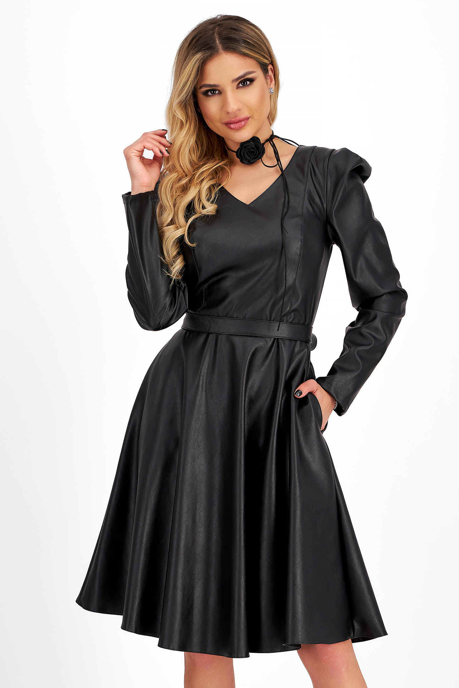 Fekete műbőr ruha, térdigérő 1 - StarShinerS.hu