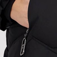 Dzseki fekete vízlepergető szűkített cipzáros zsebekkel ellátott eltávolítható kapucni