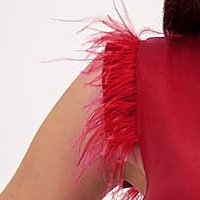 Piros krepp ceruza ruha tollas díszítéssel és bross kiegészítővel - StarShinerS