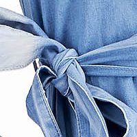 Kék rövid farmerből  ruha dekoratív gombokkal