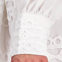 Fehér ruha vékony anyag rövid bő szabású csipke díszítéssel övvel ellátva