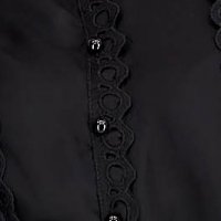 Fekete ruha vékony anyag rövid bő szabású csipke díszítéssel övvel ellátva