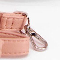 Táska púder rózsaszín műbőrből hosszú, állítható pánttal