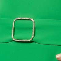 Ruha zöld ceruza háromnegyedes övvel ellátva dekoratív gombokkal rugalmas szövet
