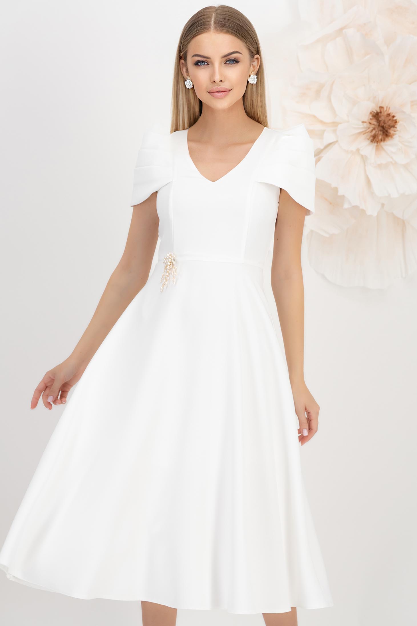 Rochie din stofa elastica ivoire midi in clos accesorizata cu brosa - StarShinerS 1 - StarShinerS.ro