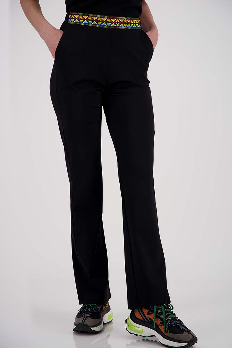 Pantaloni din material elastic negri evazati cu elastic in talie si buzunare laterale - StarShinerS 1 - StarShinerS.ro