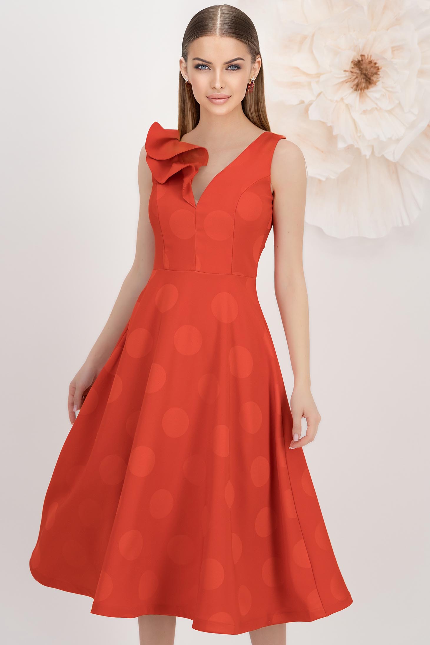 Rochie din stofa elastica rosie midi in clos cu volanas decorativ pe linia decolteului - StarShinerS 1 - StarShinerS.ro